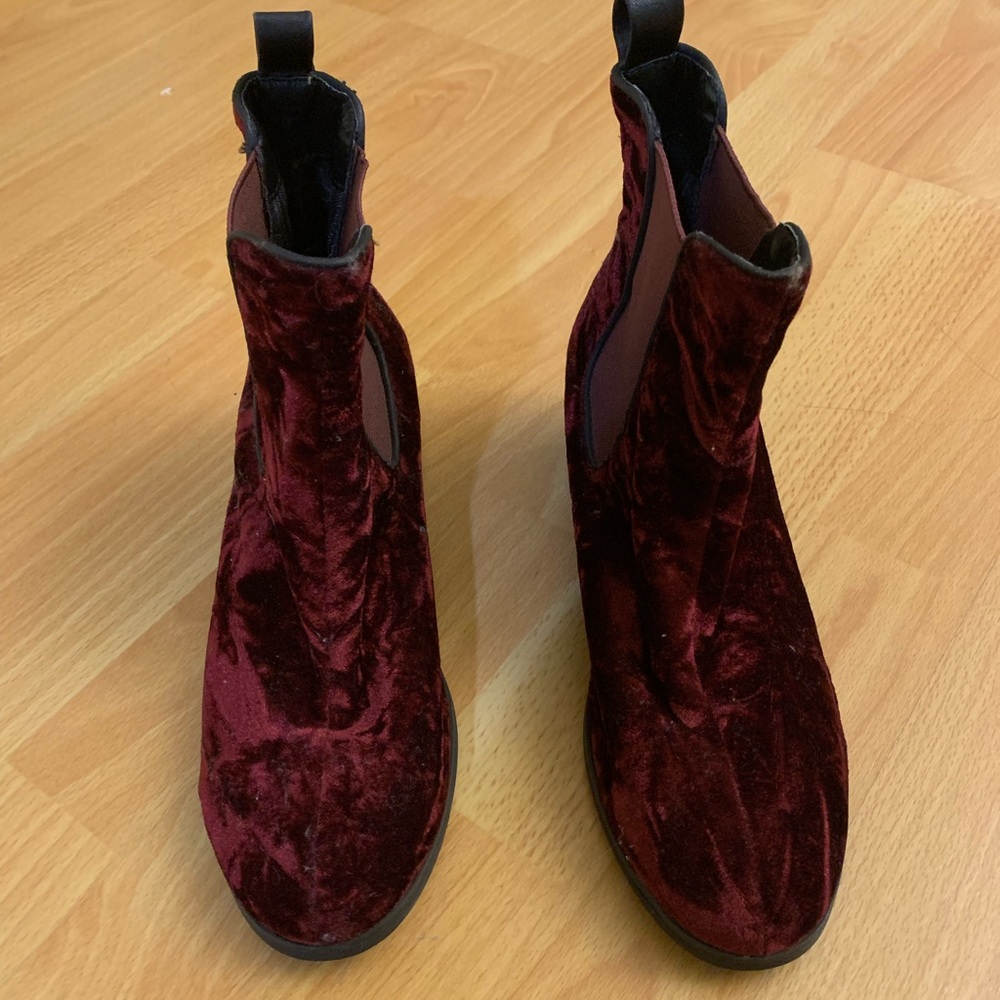 Velvet booties - Picture 2 of 3